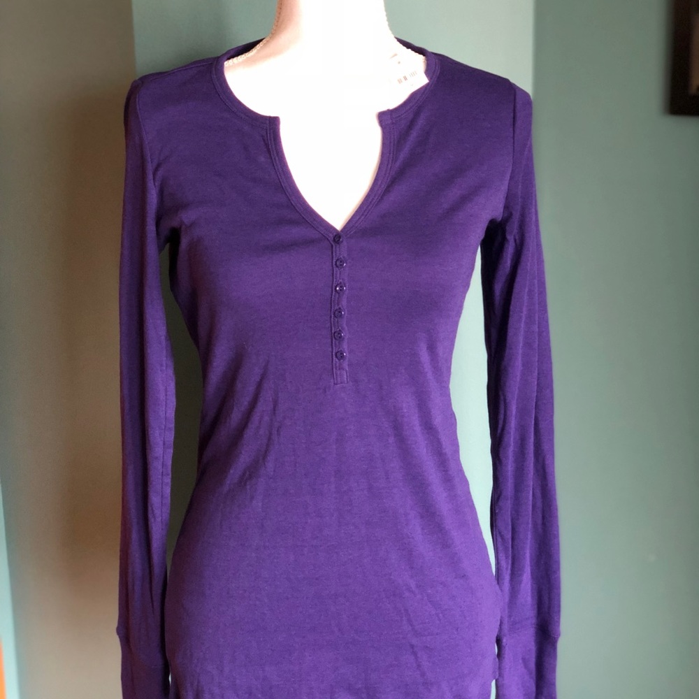 NWT Gap Supersoft tee